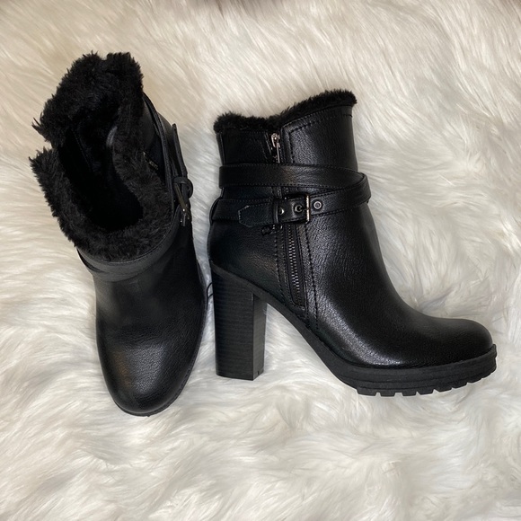 🎉HP🎉 Guess Black Ankle Boots - Picture 2 of 4